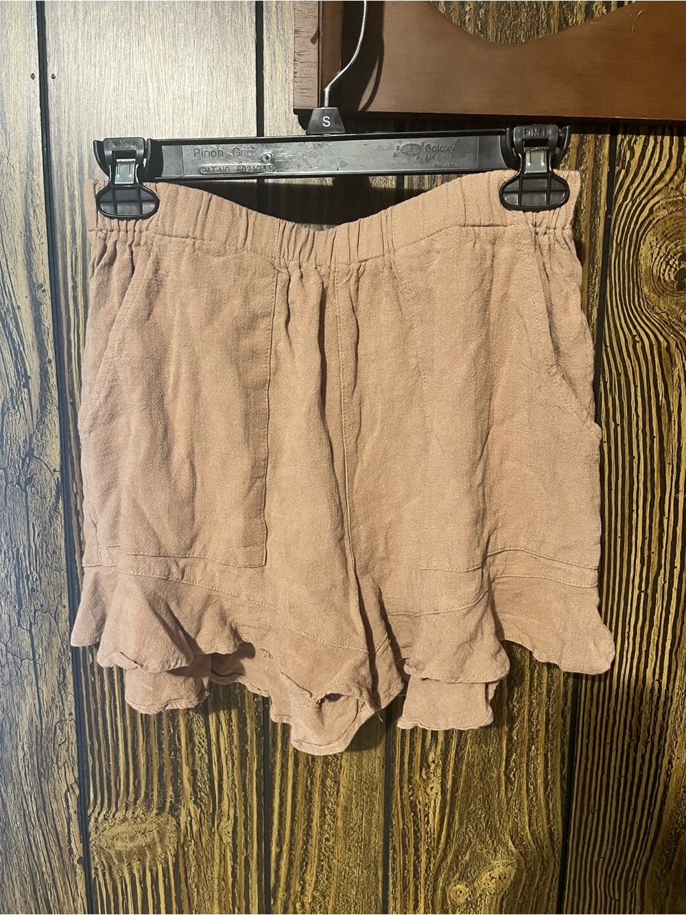 Women's Ruffle Hem Shorts - Beige